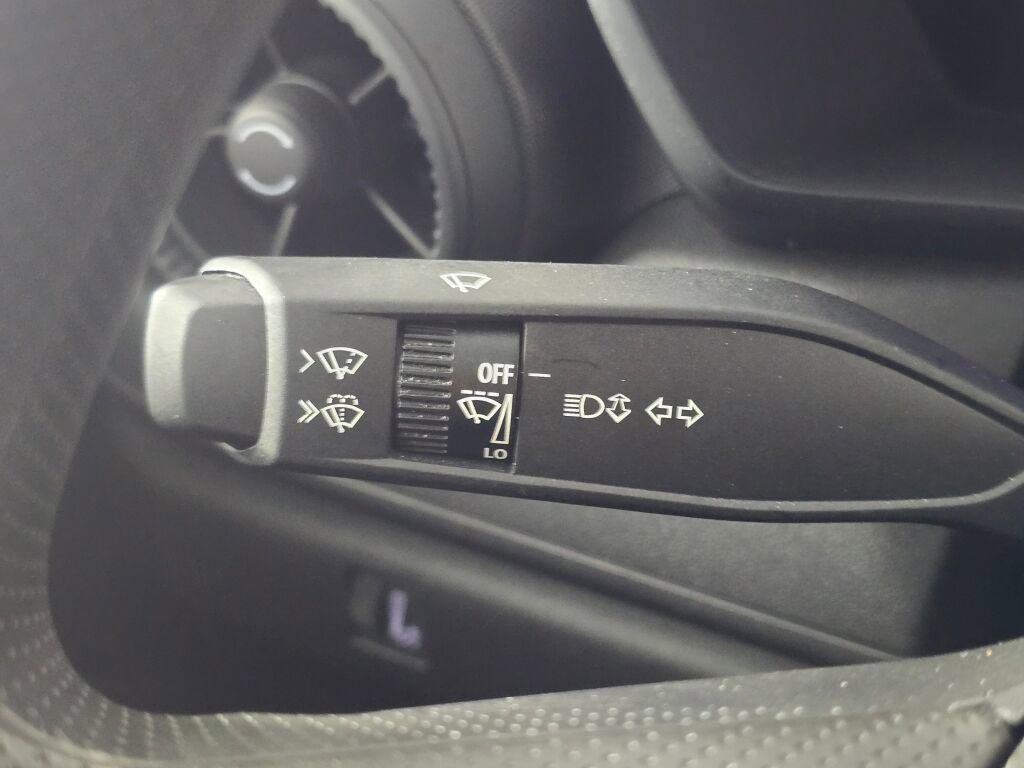 Used 2023 Chevrolet Colorado Trail Boss image 23