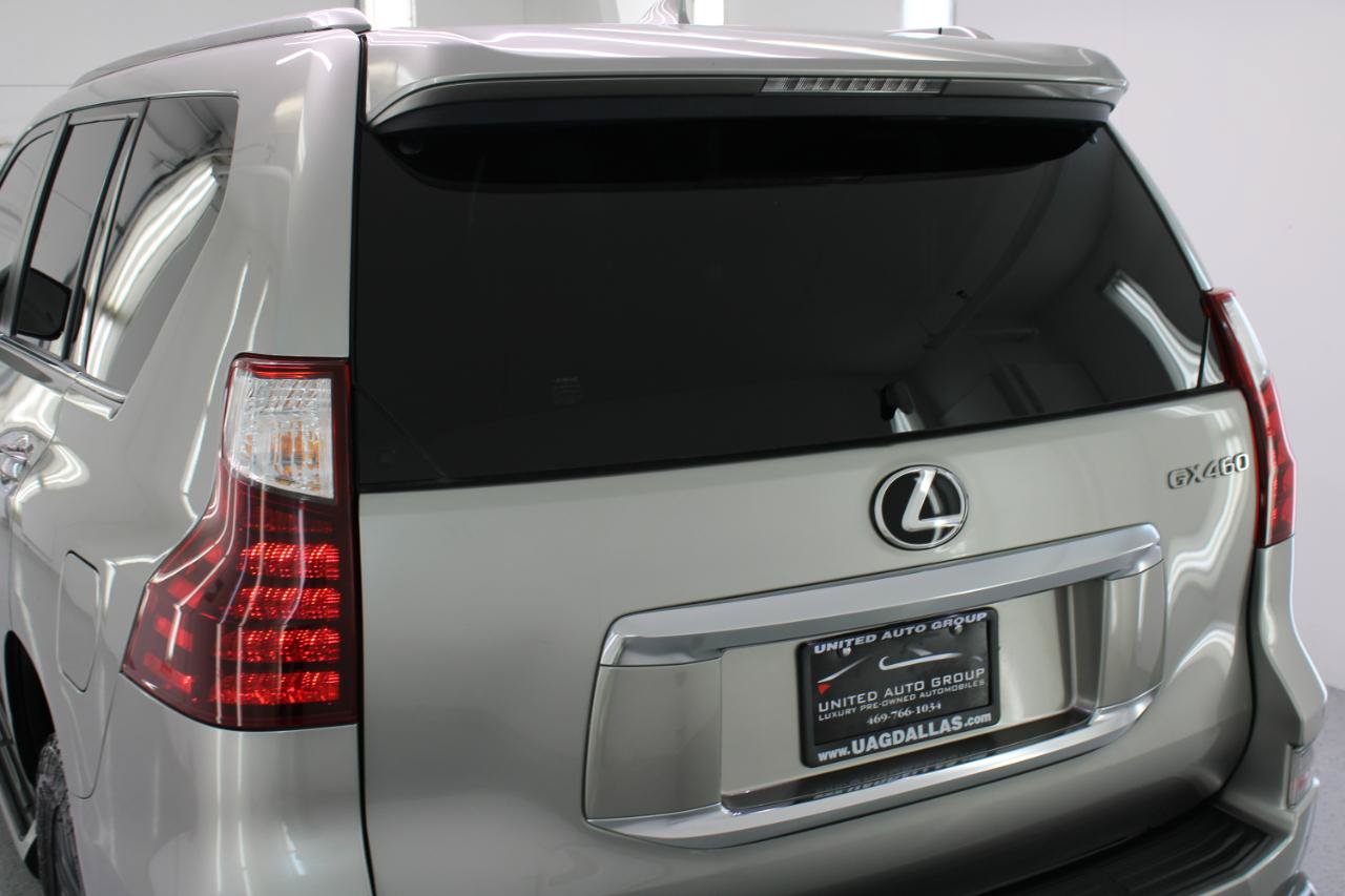 Used 2022 Lexus GX 460 Premium w/ Accessory Package AWD/4WD image 18