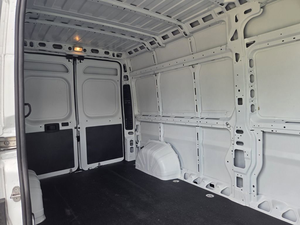Used 2023 RAM ProMaster 2500 w/ Convenience Group FWD image 28