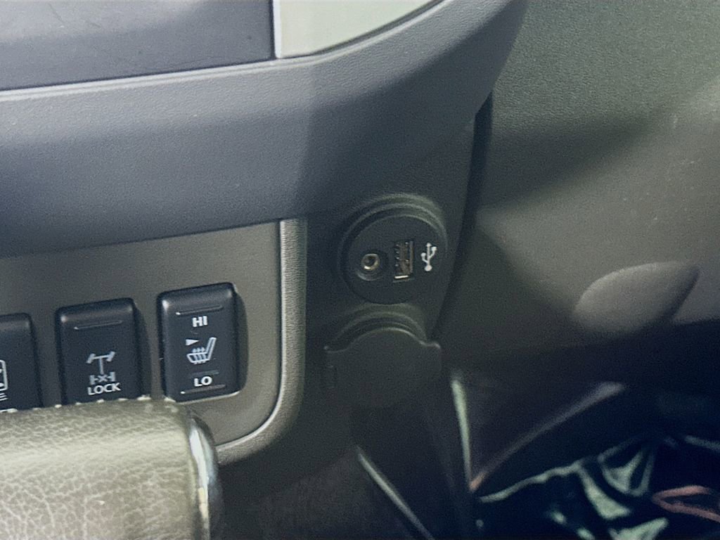 Used 2017 Nissan Frontier PRO-4X w/ Pro-4x Graphics Package AWD/4WD image 29