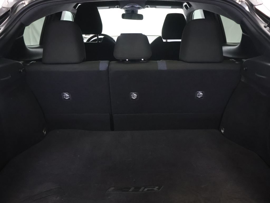 Used 2021 Toyota C-HR XLE FWD image 13