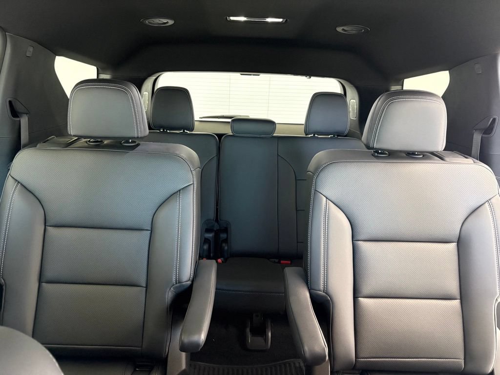 New 2026 Chevrolet Traverse LT w/ Midnight/Sport Edition FWD image 32