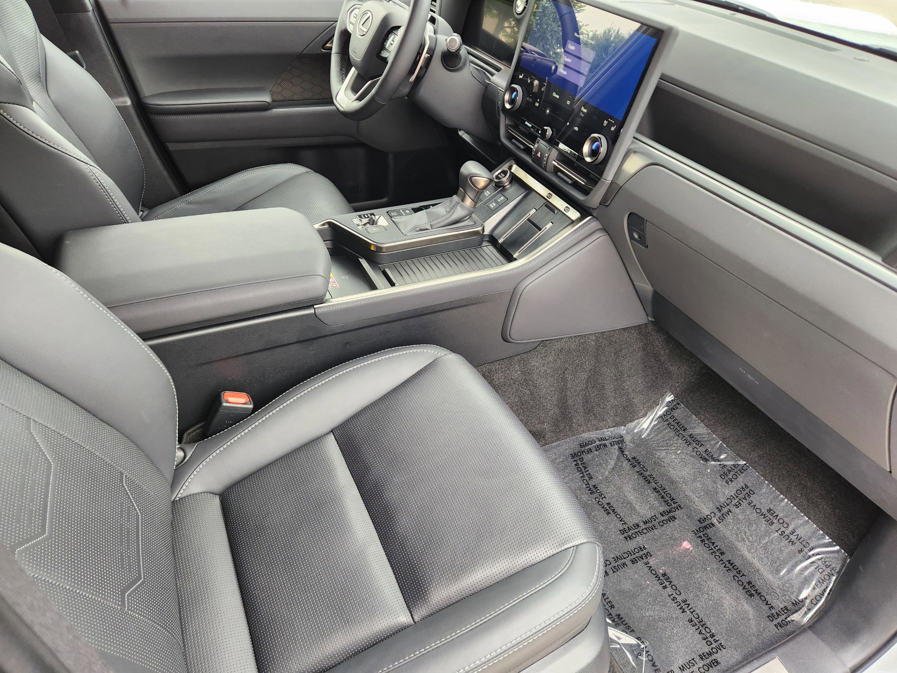 Used 2024 Lexus GX 550 w/ Accessory Package (Z1) AWD/4WD image 32