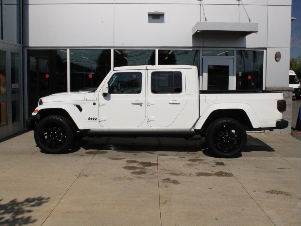 Used 2023 Jeep Gladiator Overland AWD/4WD image 5