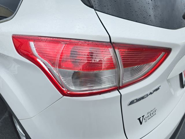 Used 2015 Ford Escape SE image 35