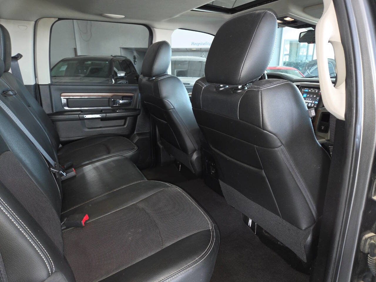 Used 2013 RAM 1500 Laramie w/ Convenience Group AWD/4WD image 28