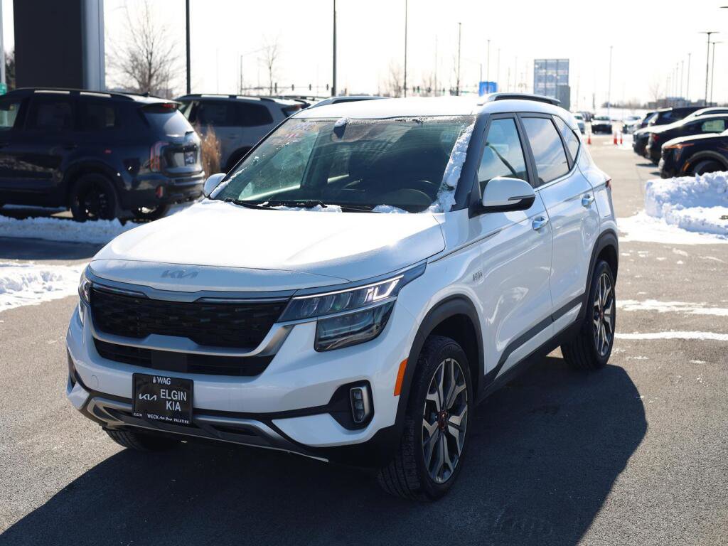 Used 2022 Kia Seltos SX w/ Sunroof Package image 3