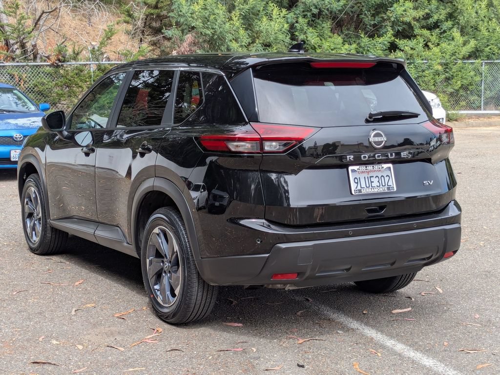 Used 2024 Nissan Rogue SV FWD image 7