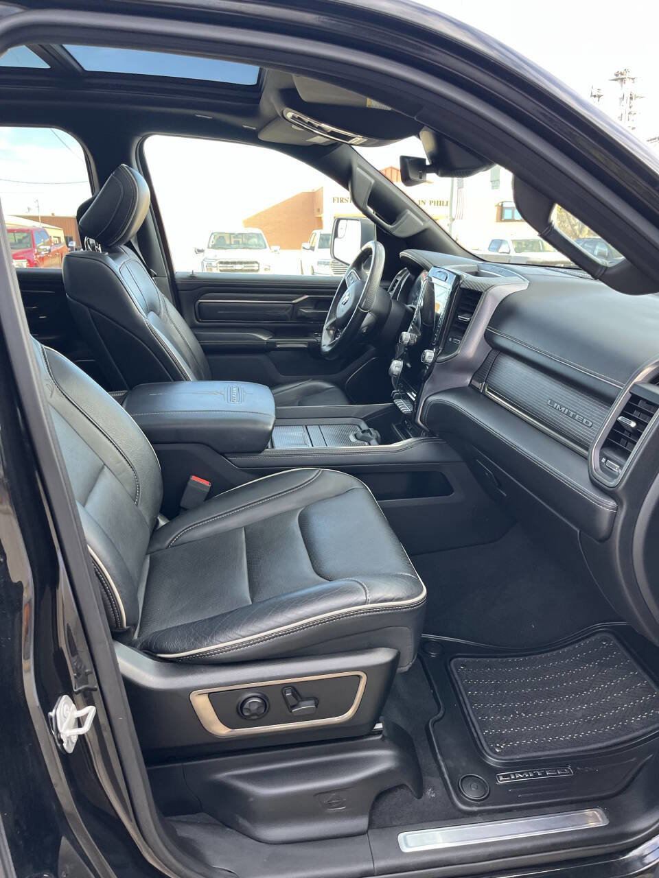 Used 2019 RAM 1500 Limited w/ Advanced Safety Group image 16