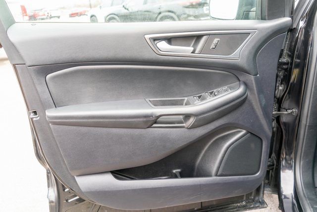 Used 2022 Ford Edge SE image 17