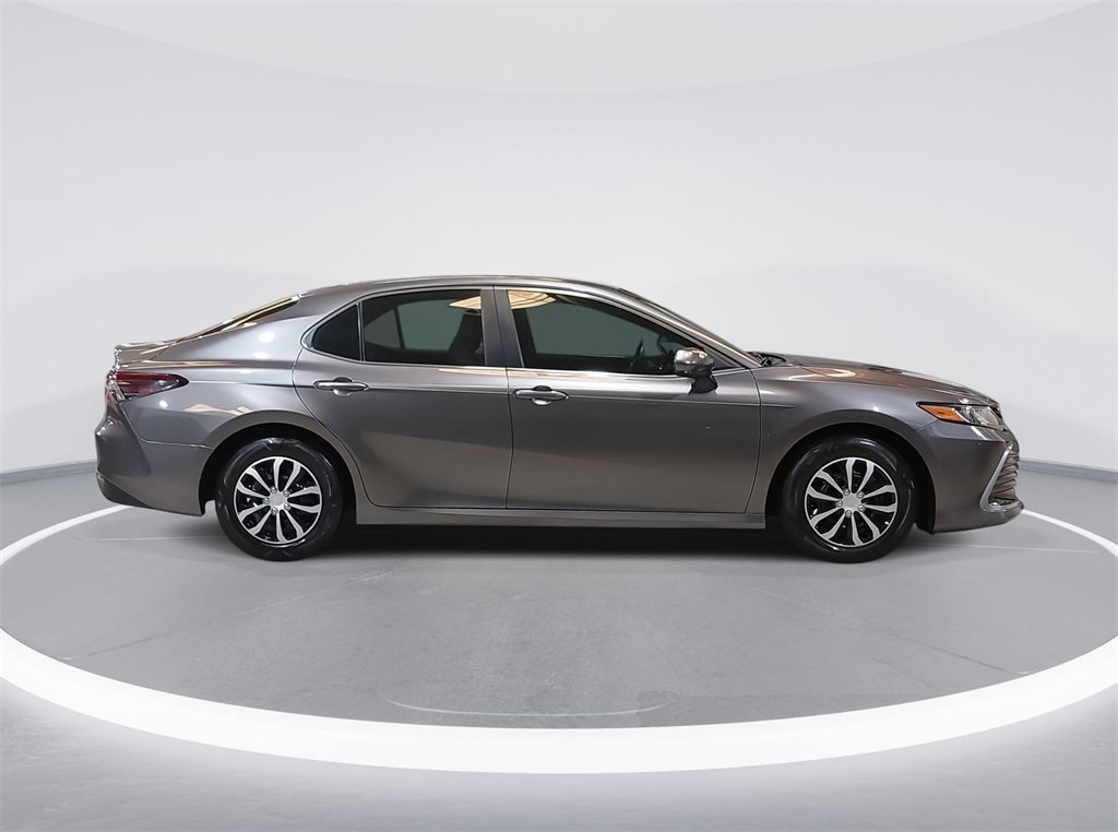Used 2022 Toyota Camry LE image 4