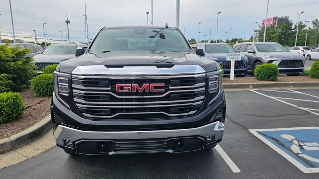 Used 2022 GMC Sierra 1500 SLT w/ SLT Convenience Package image 2