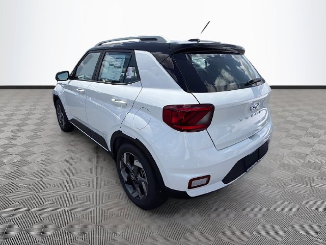 New 2026 Hyundai Venue SEL FWD image 5
