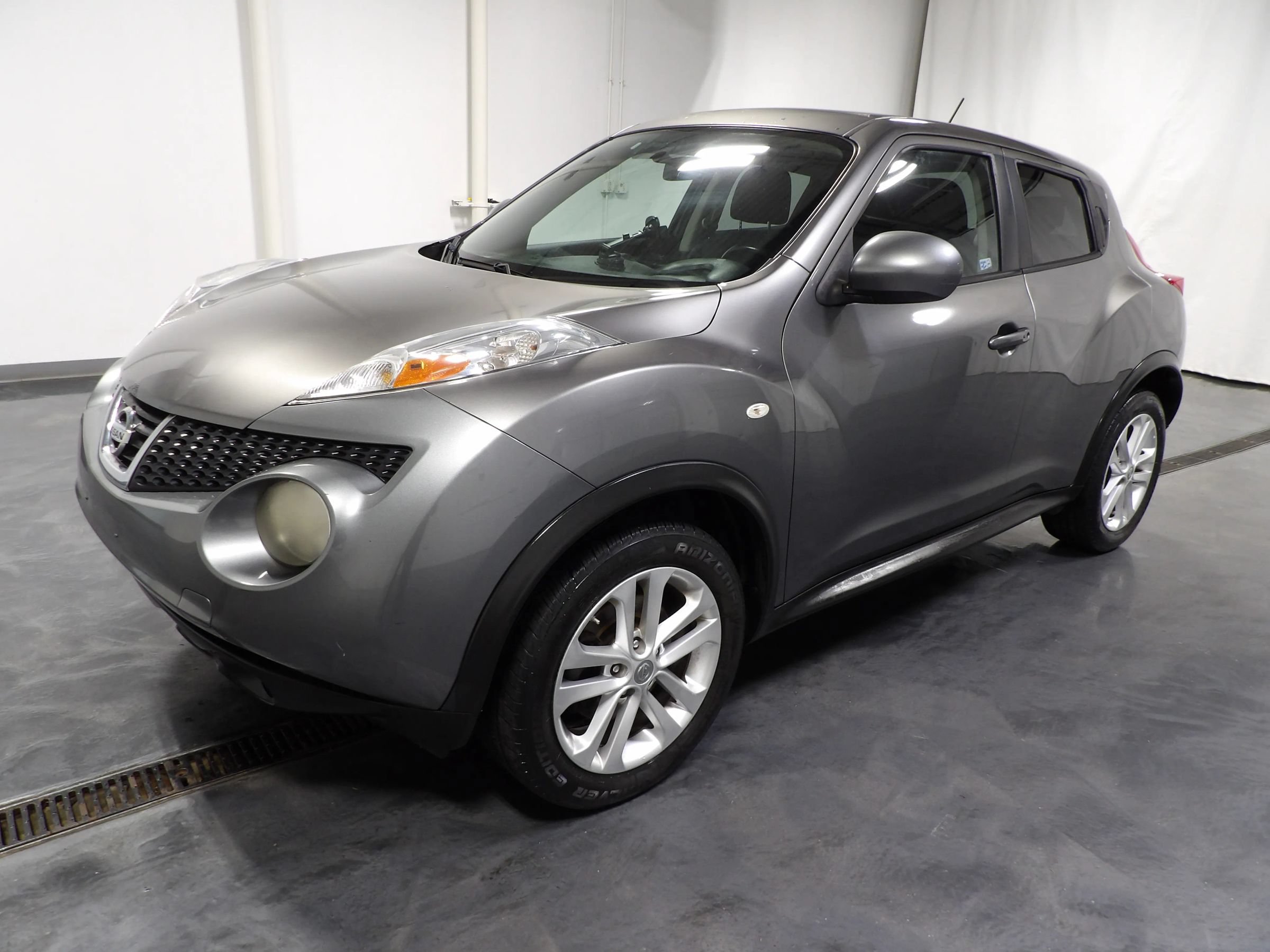 Used 2011 Nissan Juke SV FWD image 3