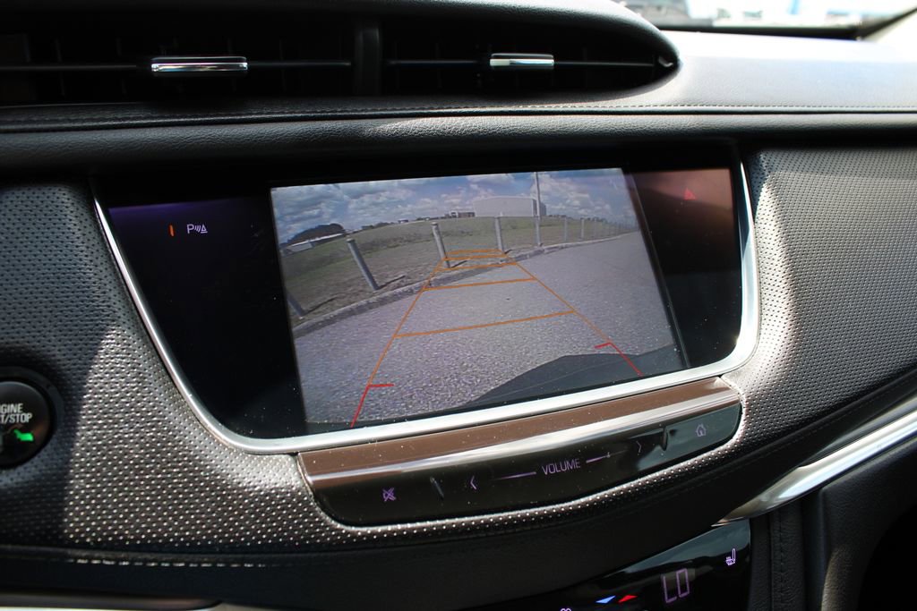 Used 2017 Cadillac XT5 Luxury w/ Driver Awareness Package image 12