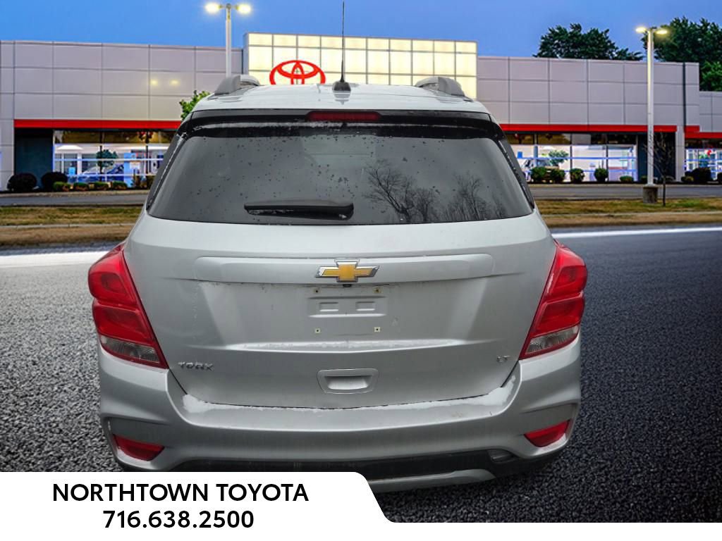 Used 2020 Chevrolet Trax LT w/ LT Convenience Package image 7