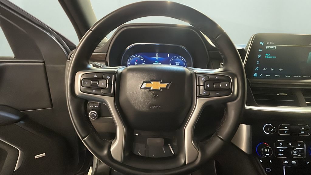 Used 2024 Chevrolet Suburban LT image 16