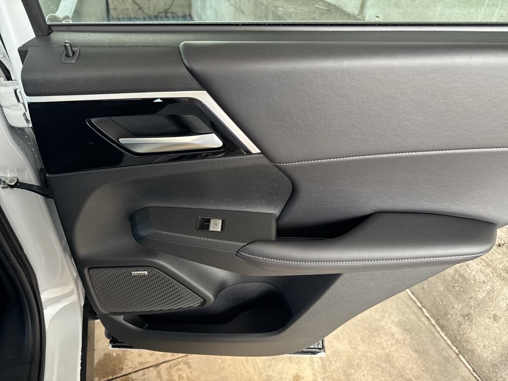 New 2026 Mitsubishi Outlander AWD image 41