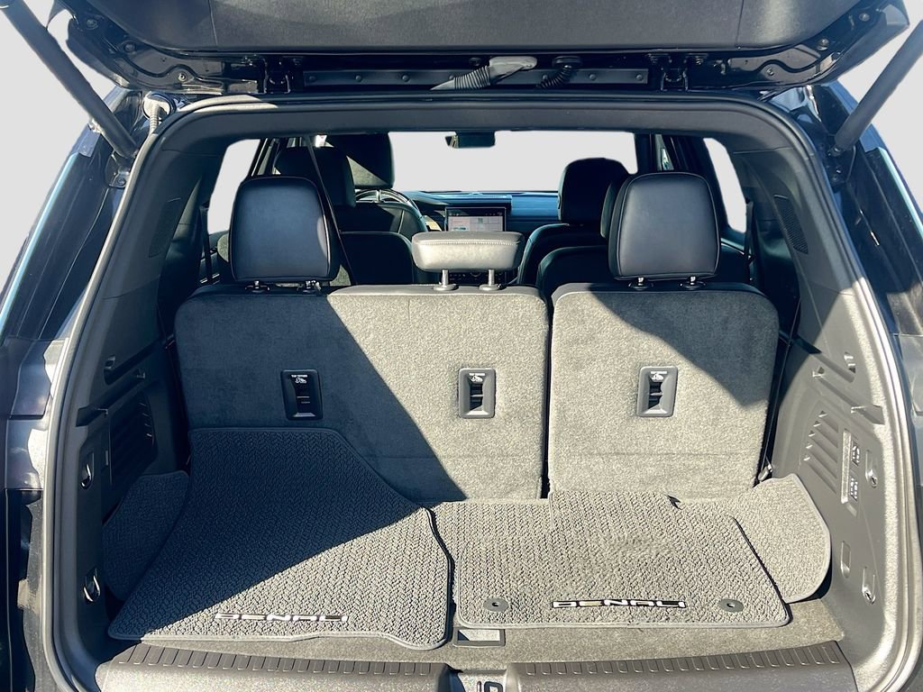 Used 2024 GMC Acadia Denali w/ Super Cruise Package image 28