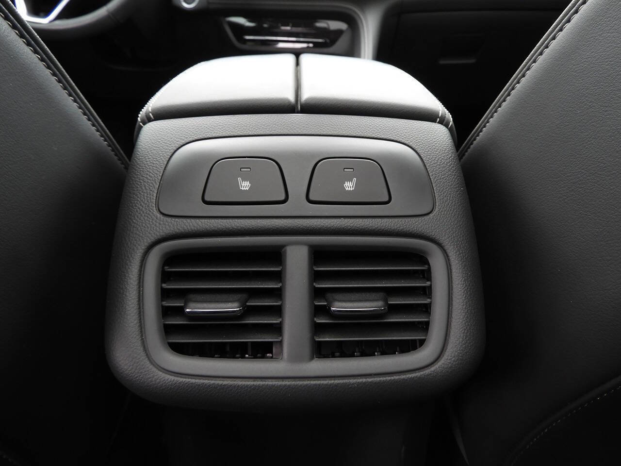 Used 2022 Buick Envision Avenir w/ Technology Package II image 24