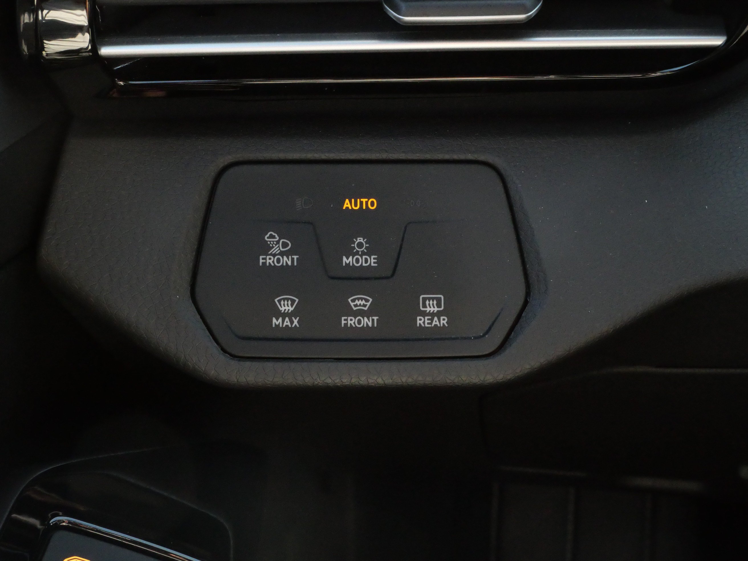 Certified 2025 Volkswagen ID.4 Pro S AWD/4WD image 27