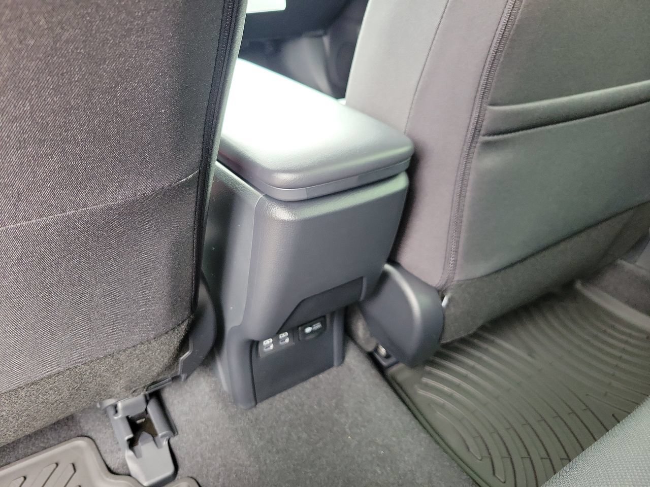 New 2026 Toyota Prius Plug-In Hybrid FWD image 11