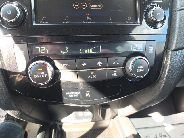 Used 2019 Nissan Rogue SV image 26