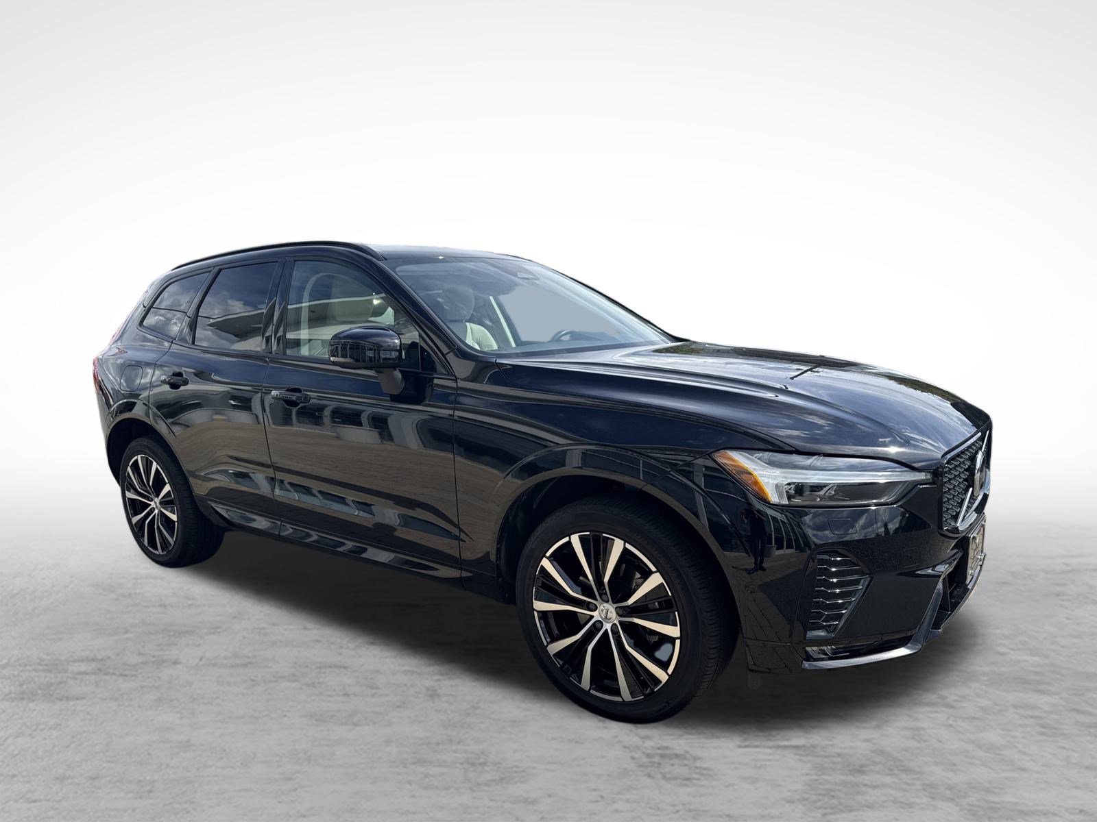 Used 2024 Volvo XC60 B5 Plus w/ Protection Package Premier image 3