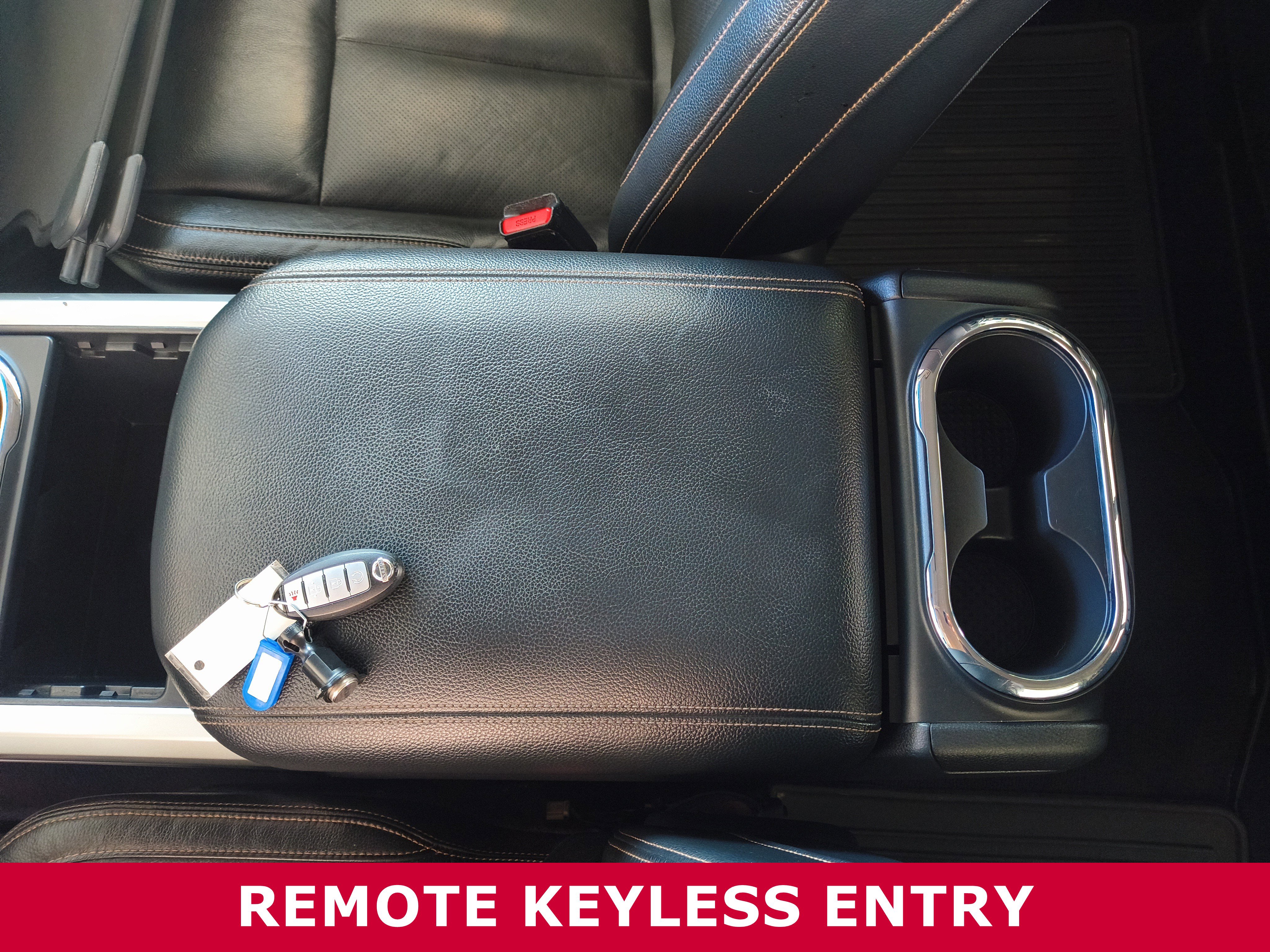 Used 2017 Nissan Titan SL image 22