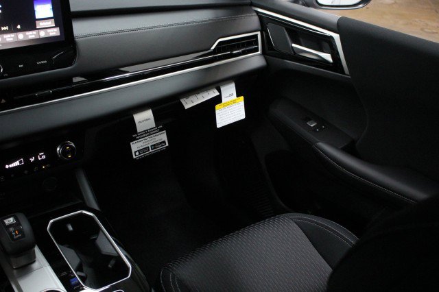New 2026 Mitsubishi Outlander ES image 22