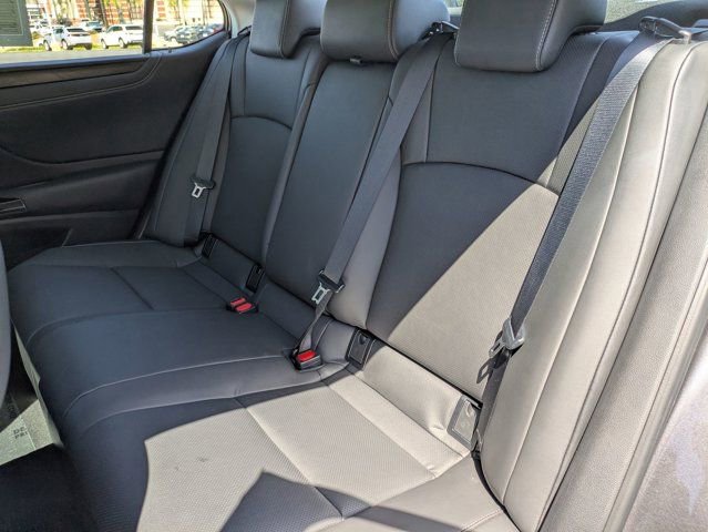 Used 2025 Lexus ES 300h w/ Premium Package image 26