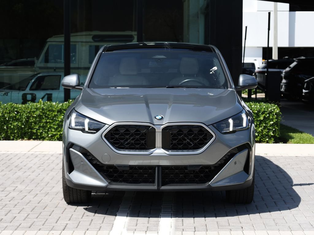 Used 2025 BMW X2 xDrive28i w/ Convenience Package image 3