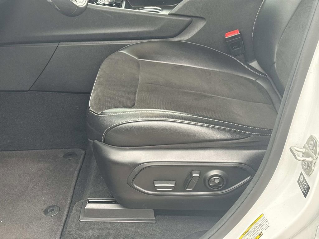 Used 2024 Jeep Grand Cherokee L Altitude image 28