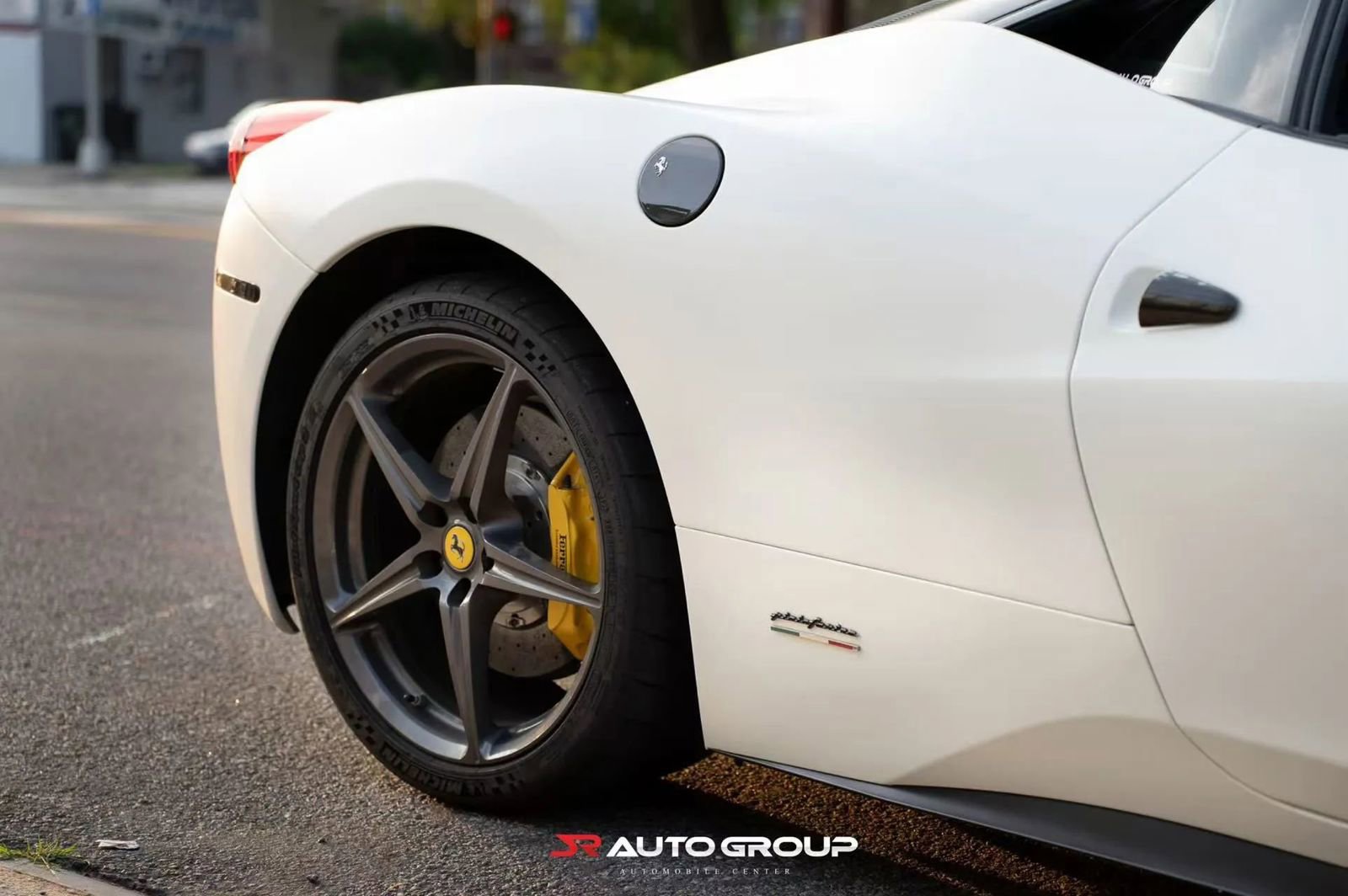 Used 2015 Ferrari 458 Italia Coupe RWD image 7