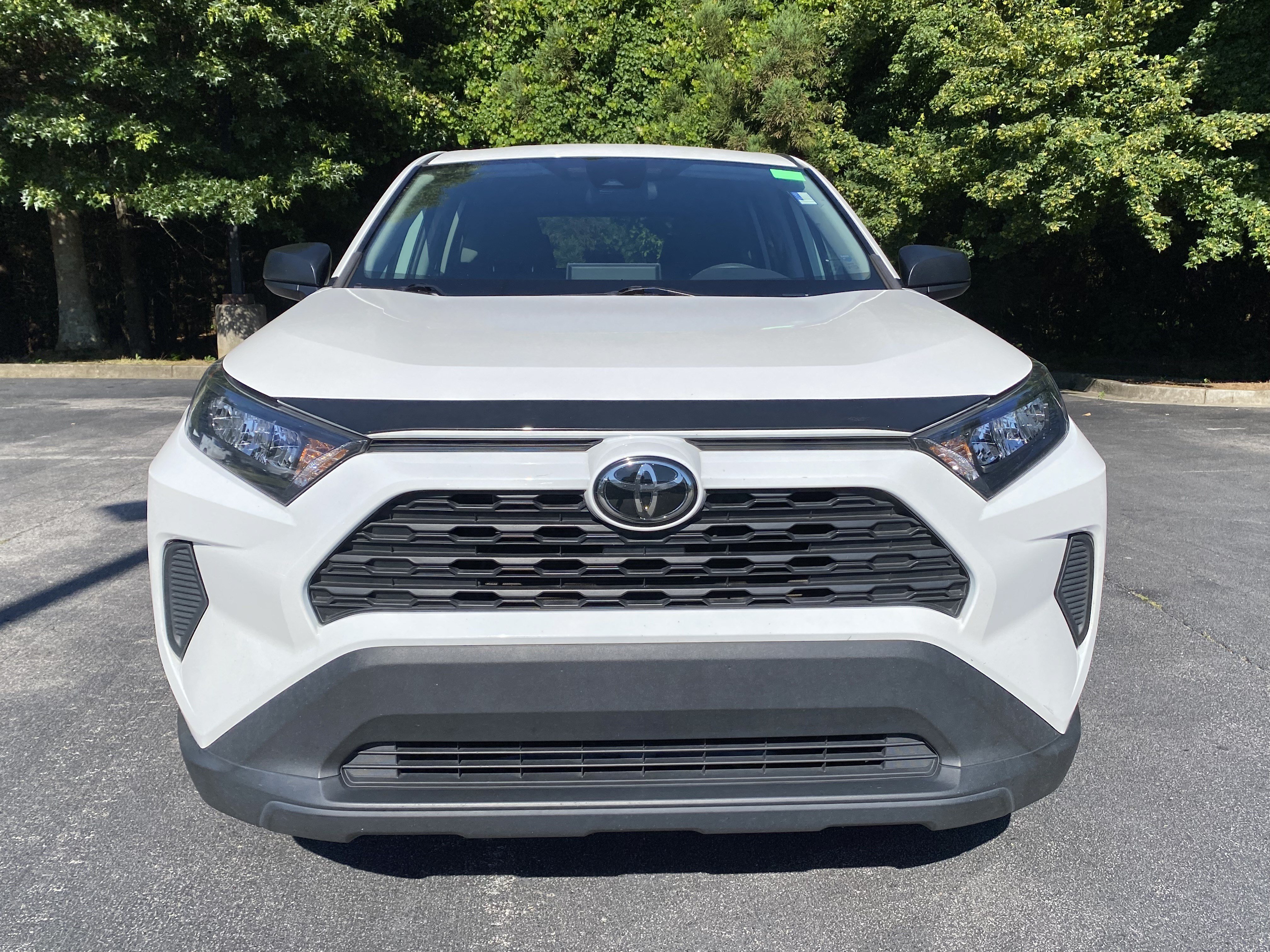 Used 2022 Toyota RAV4 LE FWD image 3