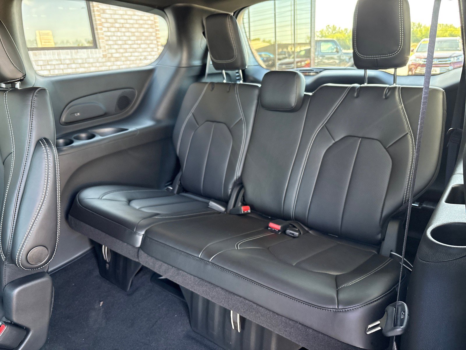 New 2026 Chrysler Pacifica Select image 6
