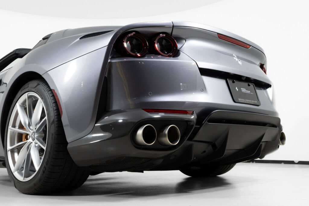 Used 2021 Ferrari 812 GTS image 18