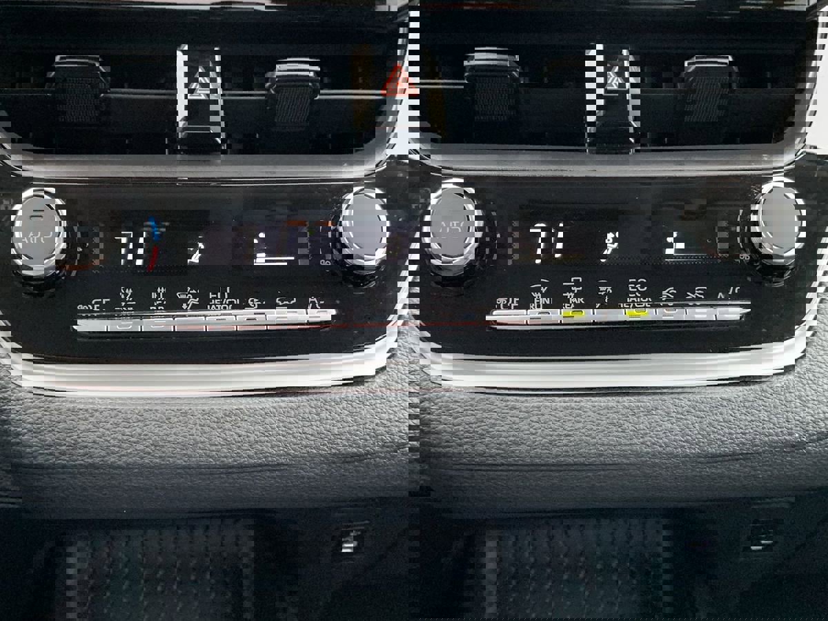 Used 2024 Toyota Corolla LE image 21