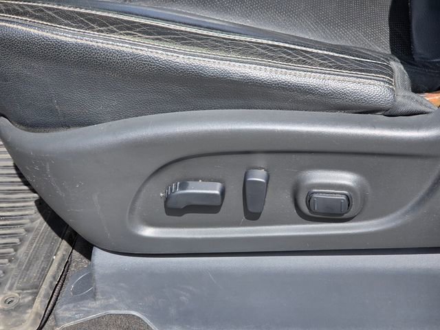 Used 2020 Nissan Titan SL w/ Moonroof Package AWD/4WD image 14