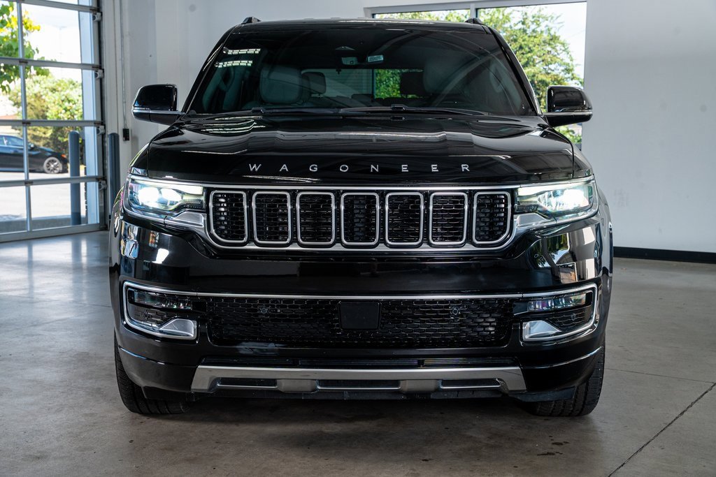 Used 2023 Jeep Wagoneer Series III w/ Preferred Equipment Group image 3