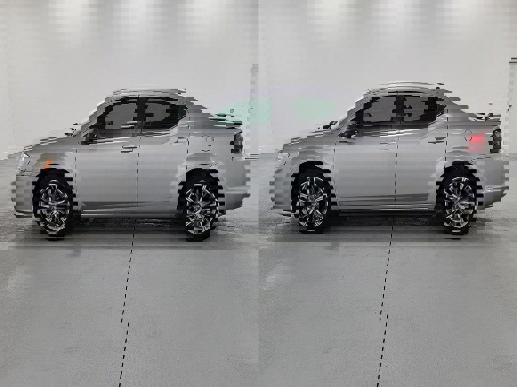 Used 2013 Dodge Avenger SE image 5