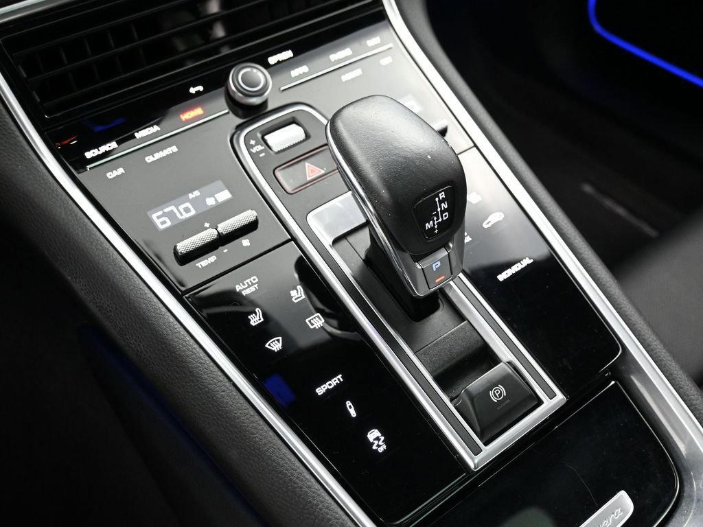 Certified 2023 Porsche Panamera 4 Platinum Edition AWD/4WD image 22