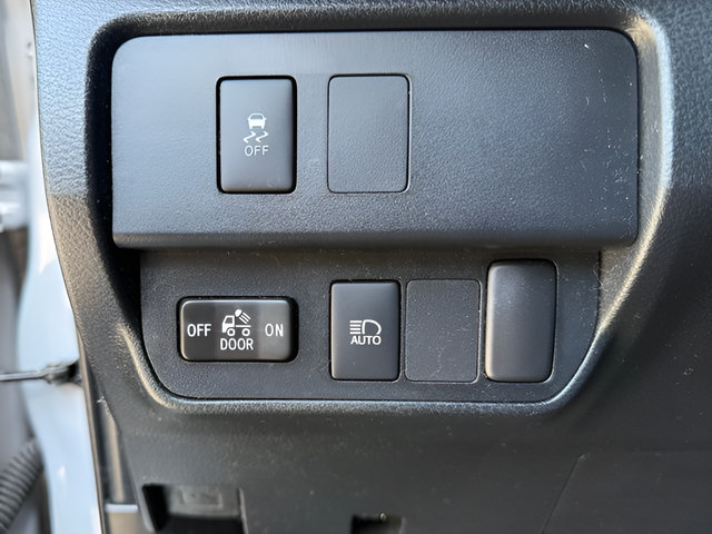 Used 2021 Toyota Tacoma SR5 AWD/4WD image 18