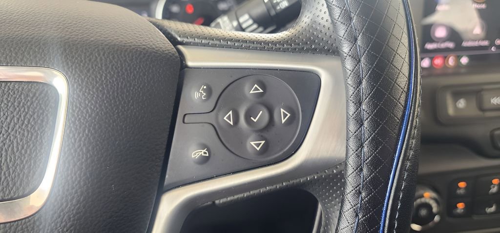 Used 2024 GMC Terrain SLE image 27