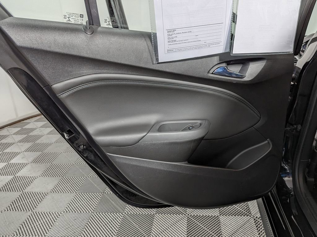 Used 2018 Chevrolet Cruze Premier FWD image 41