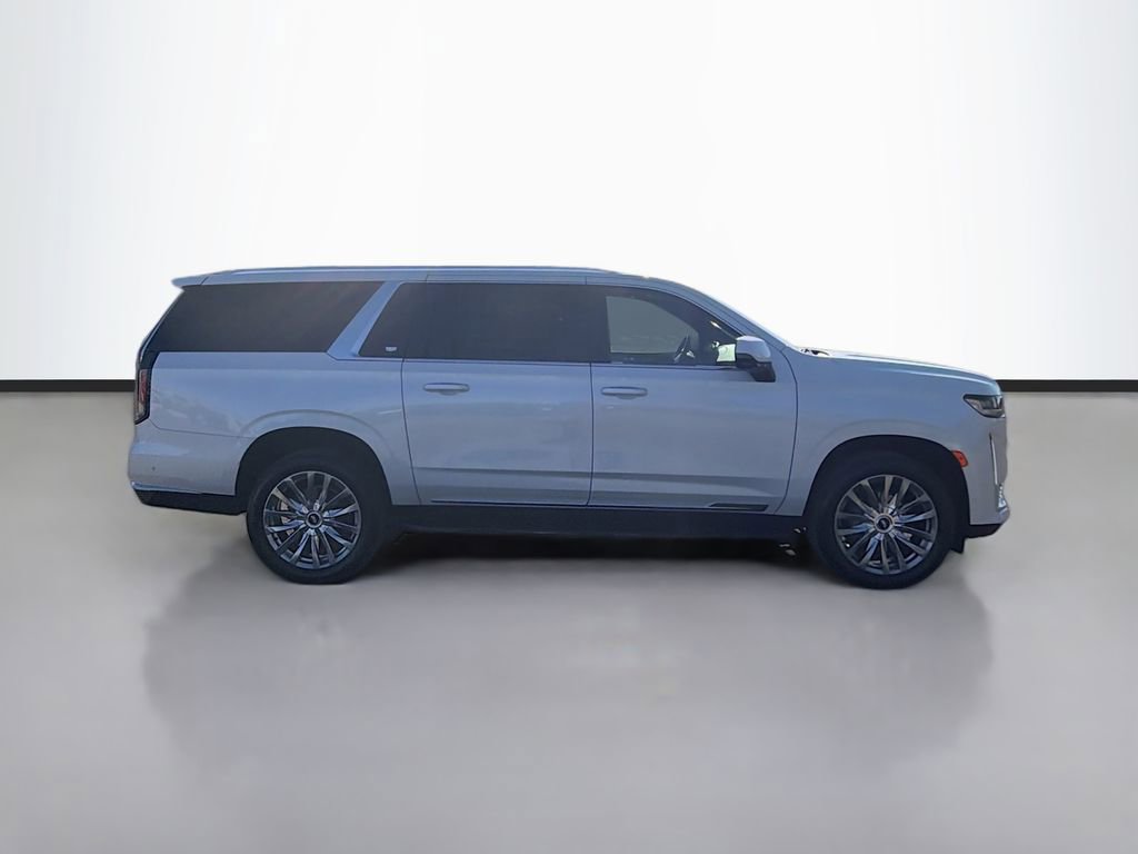 Used 2022 Cadillac Escalade ESV Premium Luxury image 4