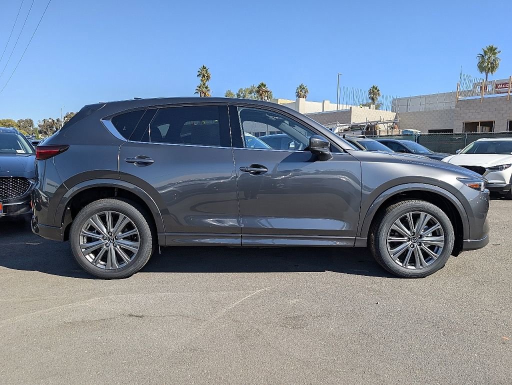 New 2025 MAZDA CX-5 Signature image 8