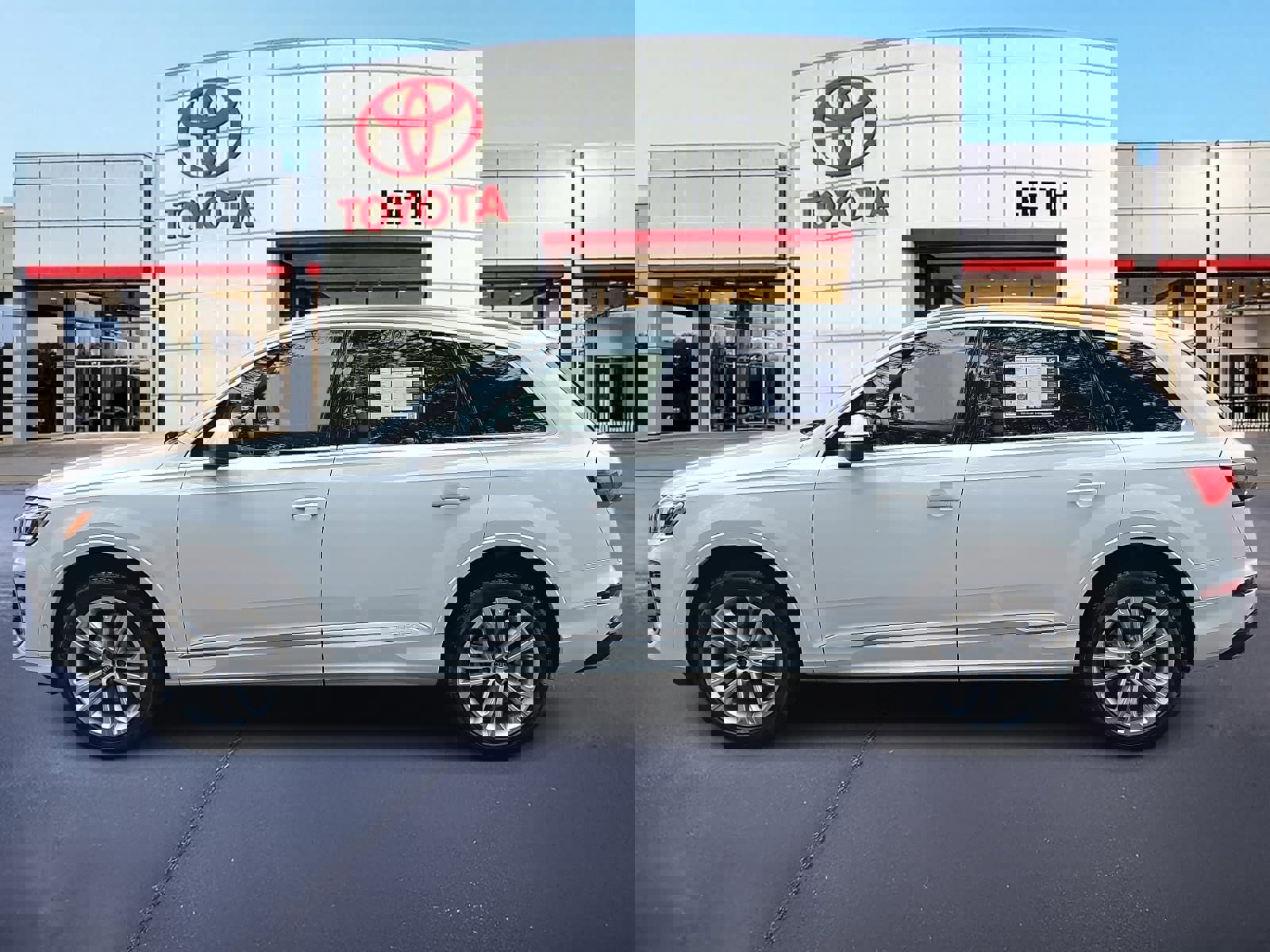 Used 2025 Audi Q7 2.0T Premium w/ Convenience Package image 8