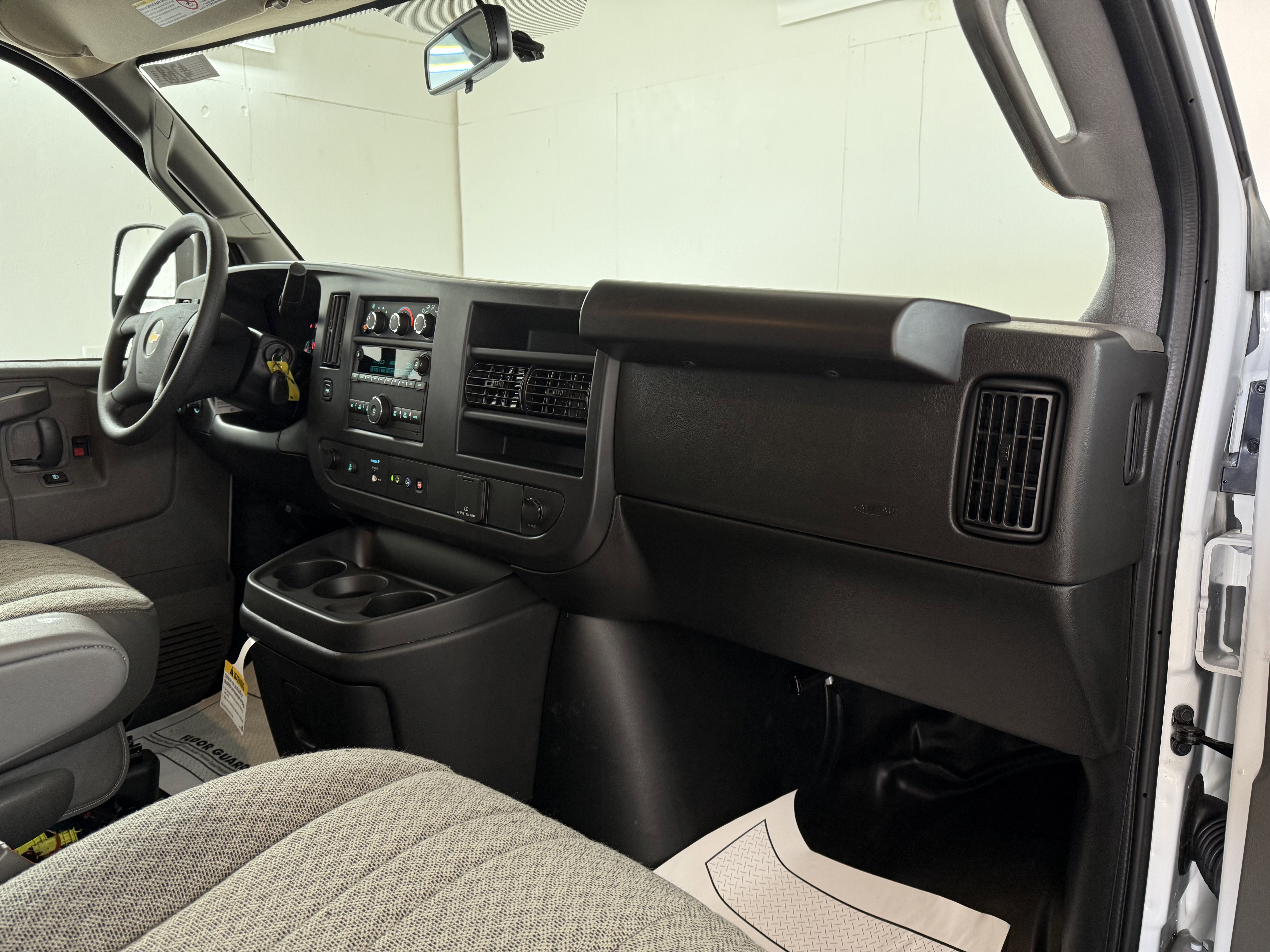 New 2025 Chevrolet Express 3500 w/ Driver Convenience Package image 26