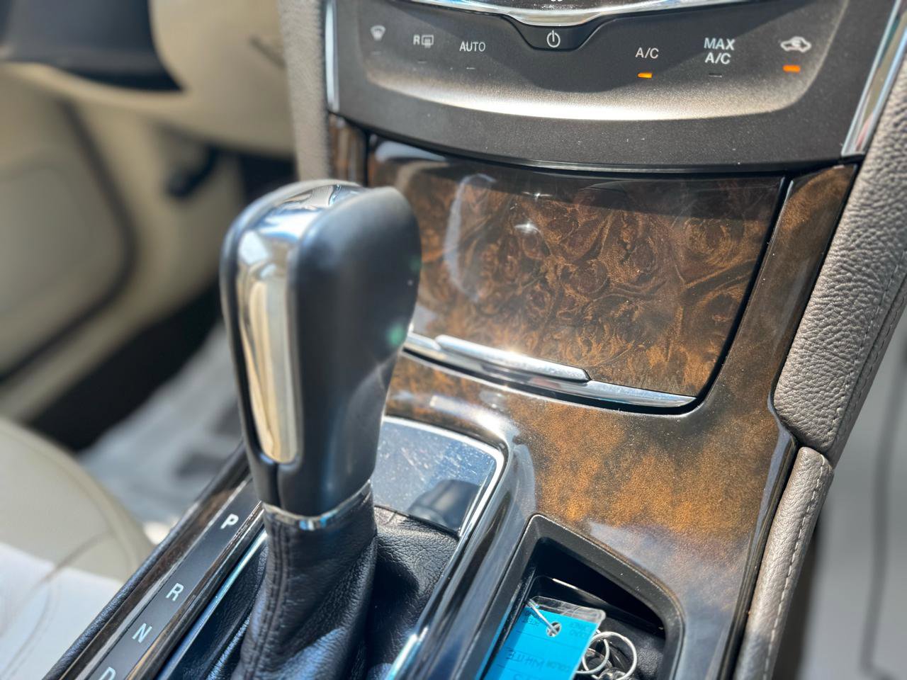 Used 2014 Lincoln MKS AWD w/ Equipment Group 101A image 35